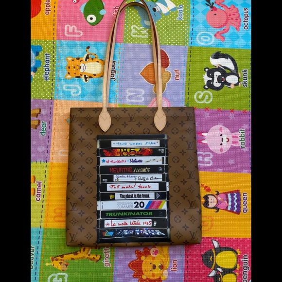 louis vuitton carry it reverse - Picture 1 of 3